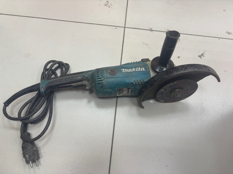 Болгарка Makita GA9020SFK