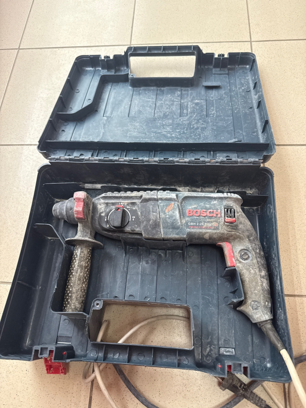 Перфоратор Bosch GBH26