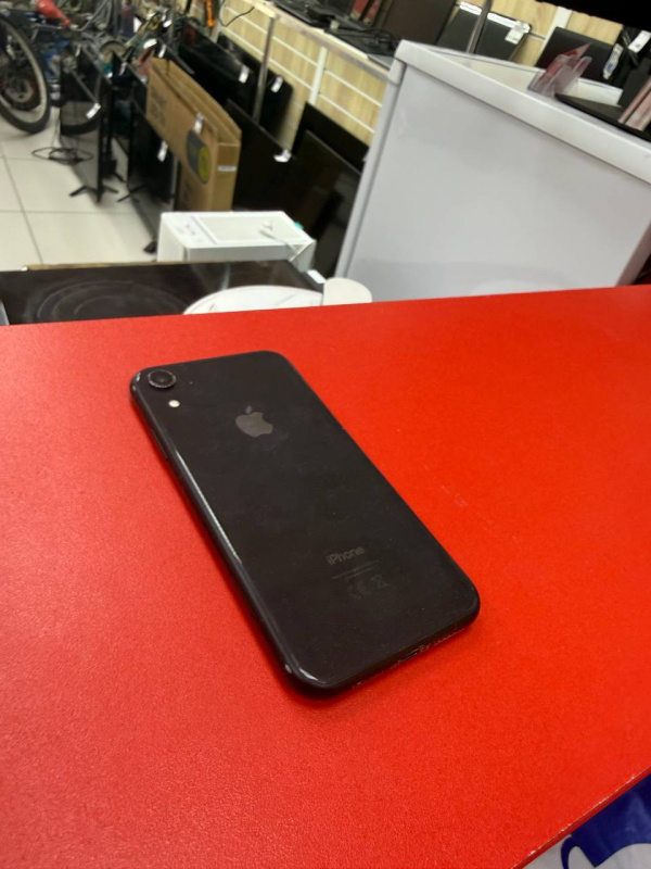 Мобильный телефон Apple iPhone XR