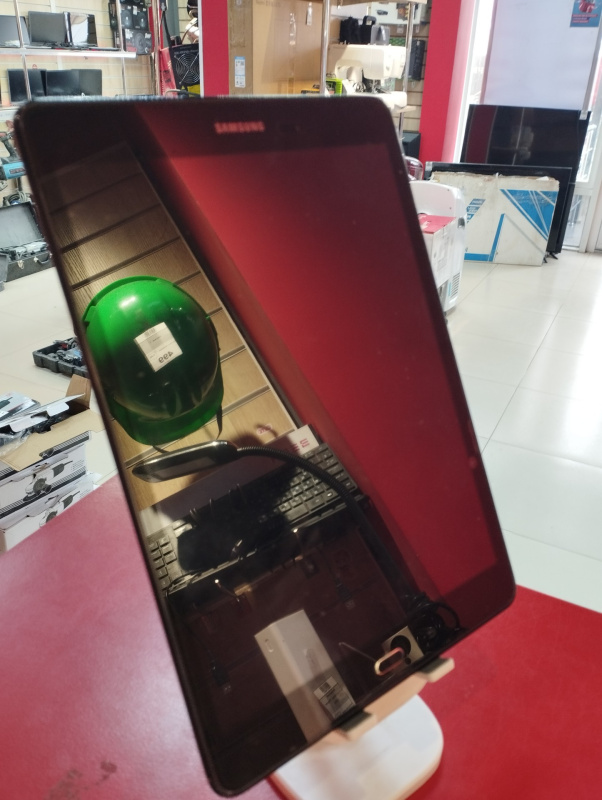 Планшет Samsung Galaxy Tab A 9.7 SM-T555