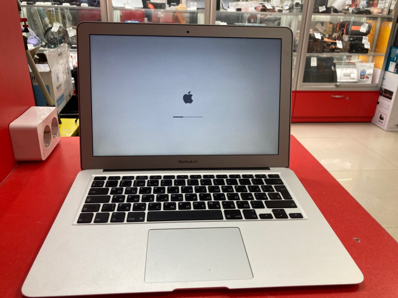 Ноутбук Apple MacBook Air (13-inch? Late 2010)