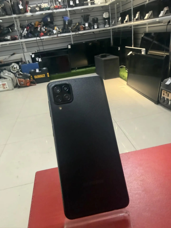 Мобильный телефон Samsung Galaxy A12