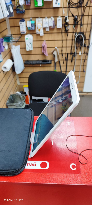 Планшет Samsung Galaxy Tab E 9.6 SM-T561
