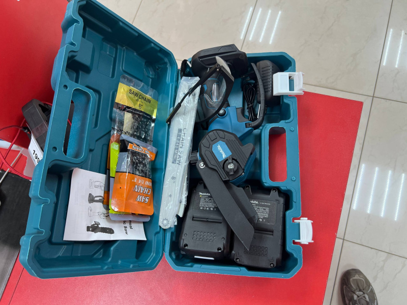Цепная пила Makita аккумуляторная (реп) 6.0Ah