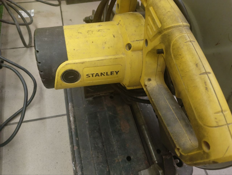 Циркулярная пила Stanley SSC22