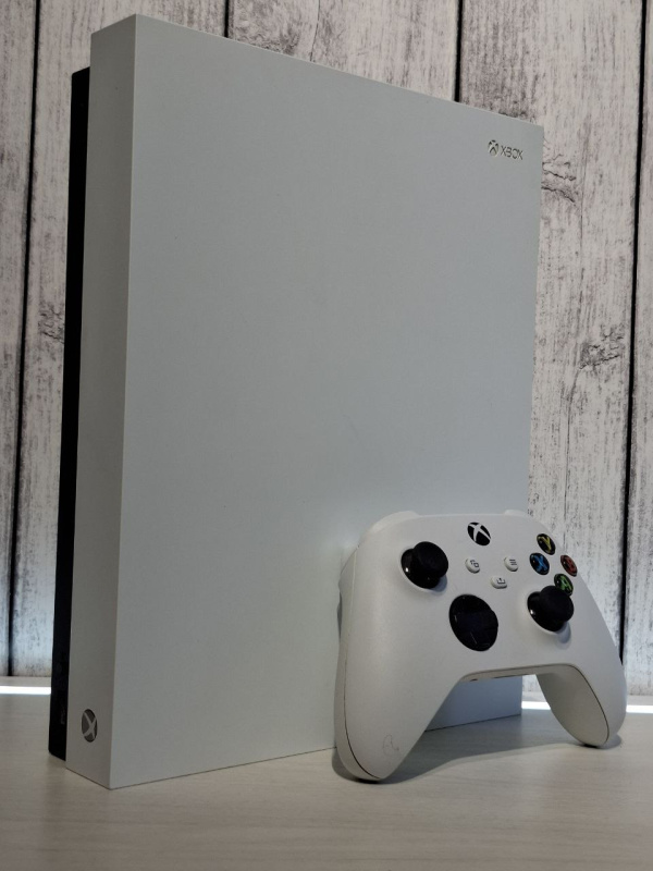 Игровая приставка Microsoft Xbox One X 1TB